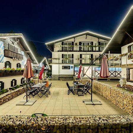 Casa Augsburg Hotel Banesti Ngoại thất bức ảnh