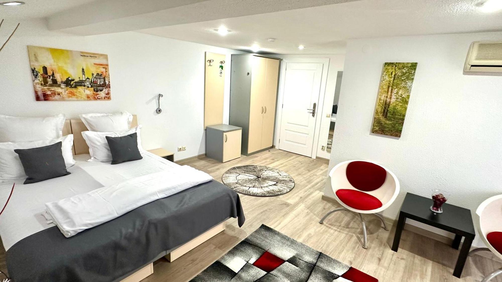 Casa Augsburg Hotel Banesti Ngoại thất bức ảnh