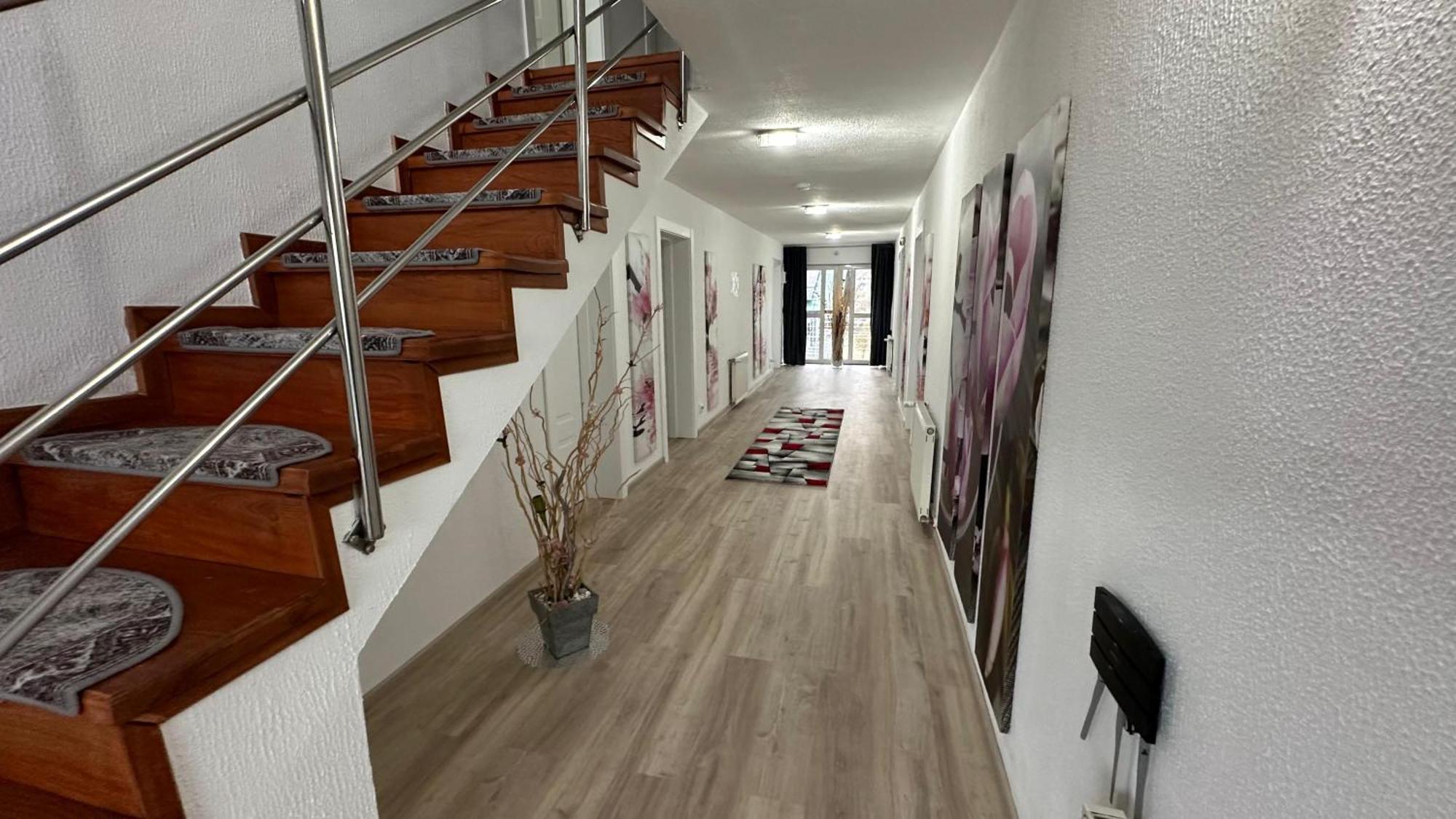Casa Augsburg Hotel Banesti Ngoại thất bức ảnh