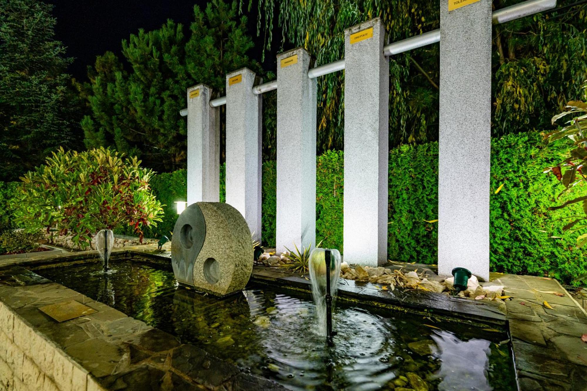 Casa Augsburg Hotel Banesti Ngoại thất bức ảnh