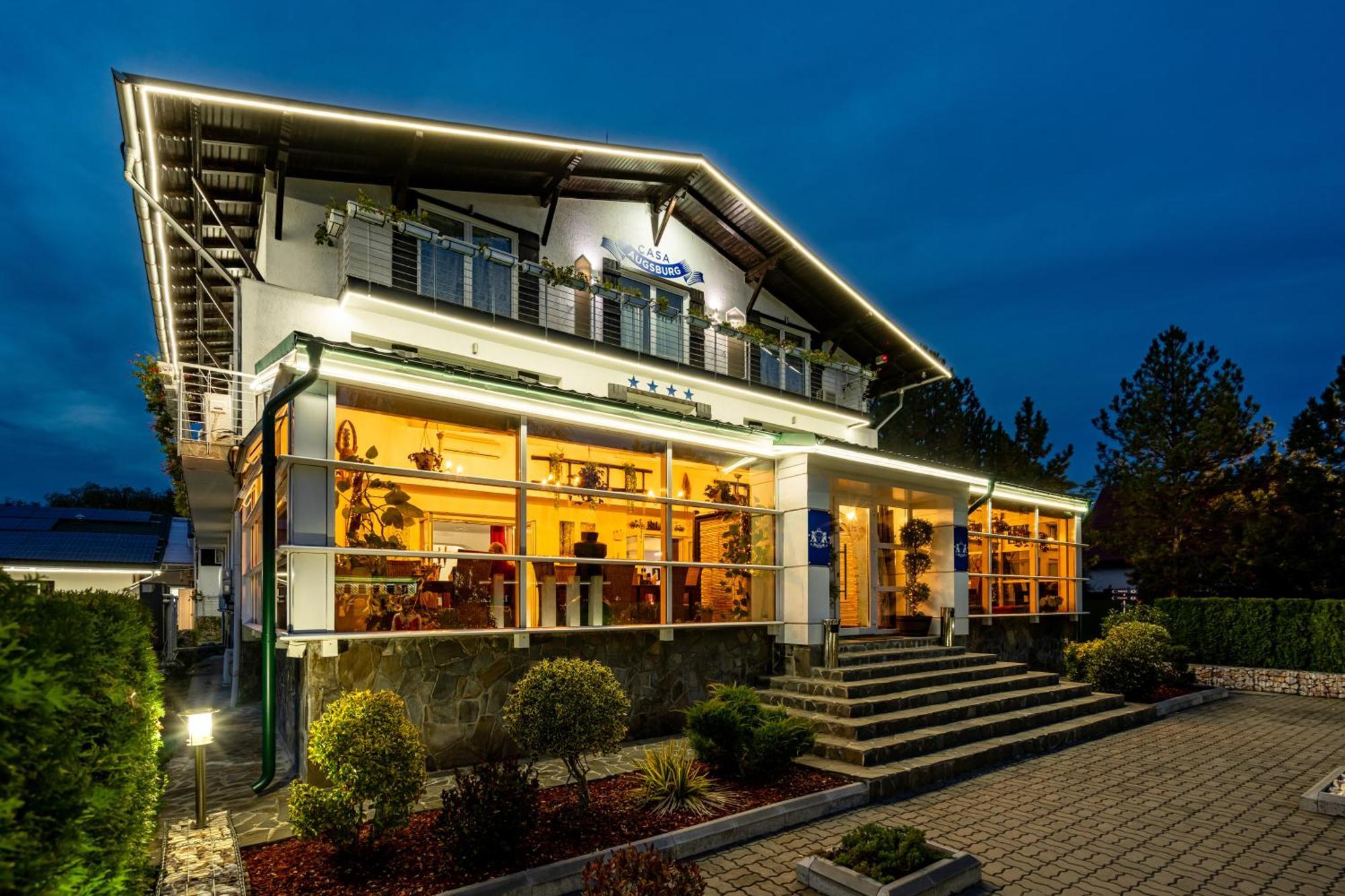 Casa Augsburg Hotel Banesti Ngoại thất bức ảnh