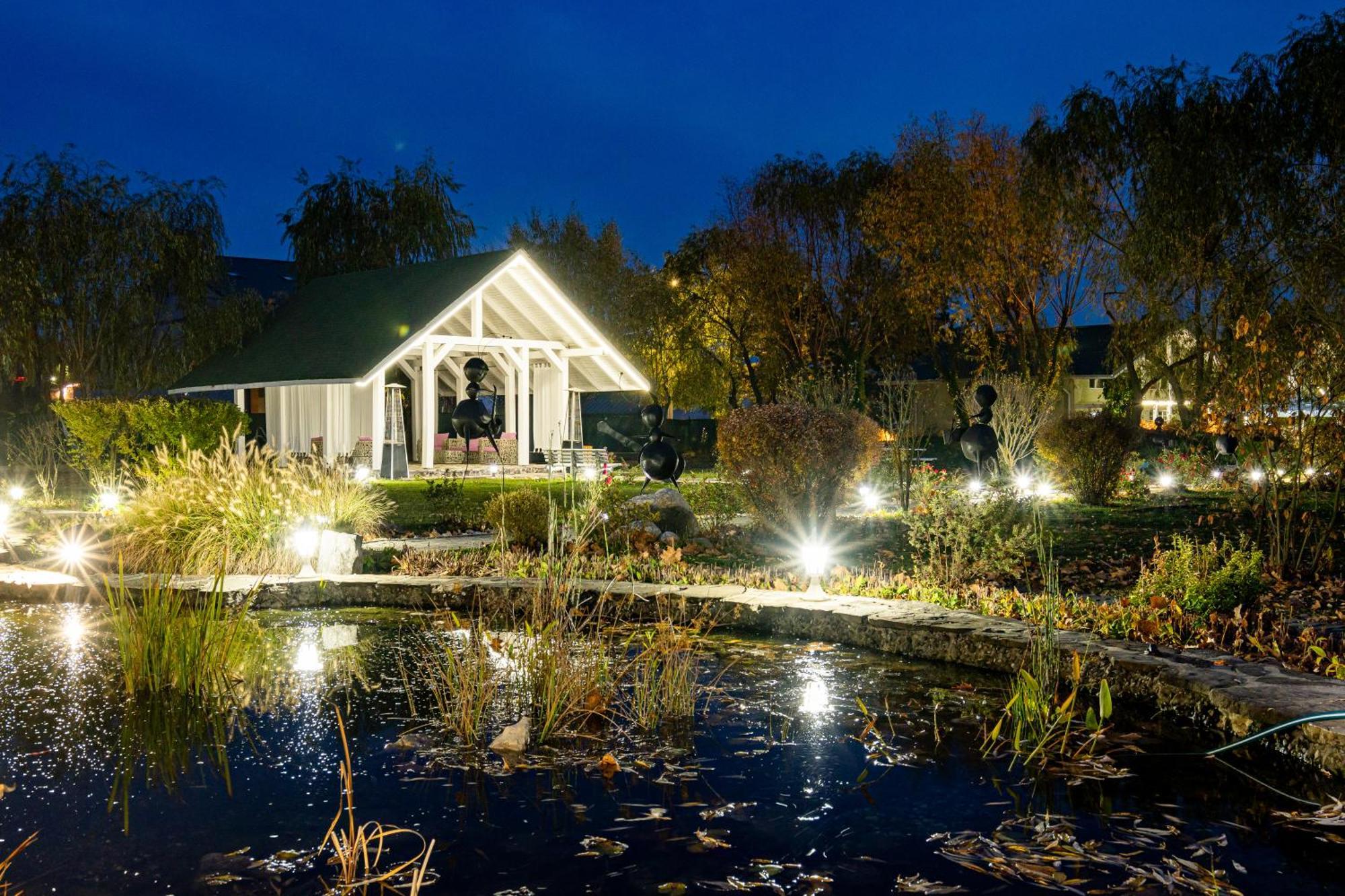 Casa Augsburg Hotel Banesti Ngoại thất bức ảnh