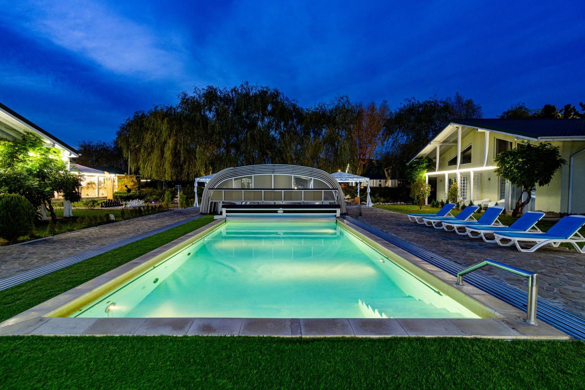 Casa Augsburg Hotel Banesti Ngoại thất bức ảnh