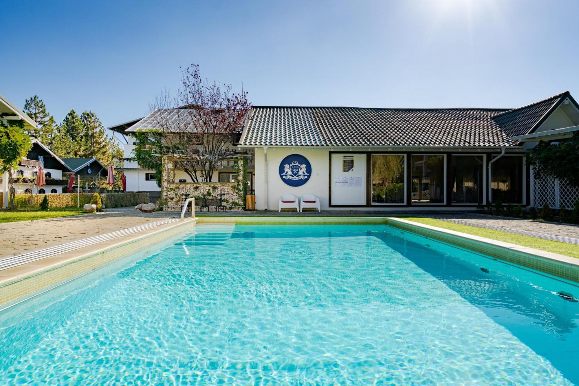 Casa Augsburg Hotel Banesti Ngoại thất bức ảnh