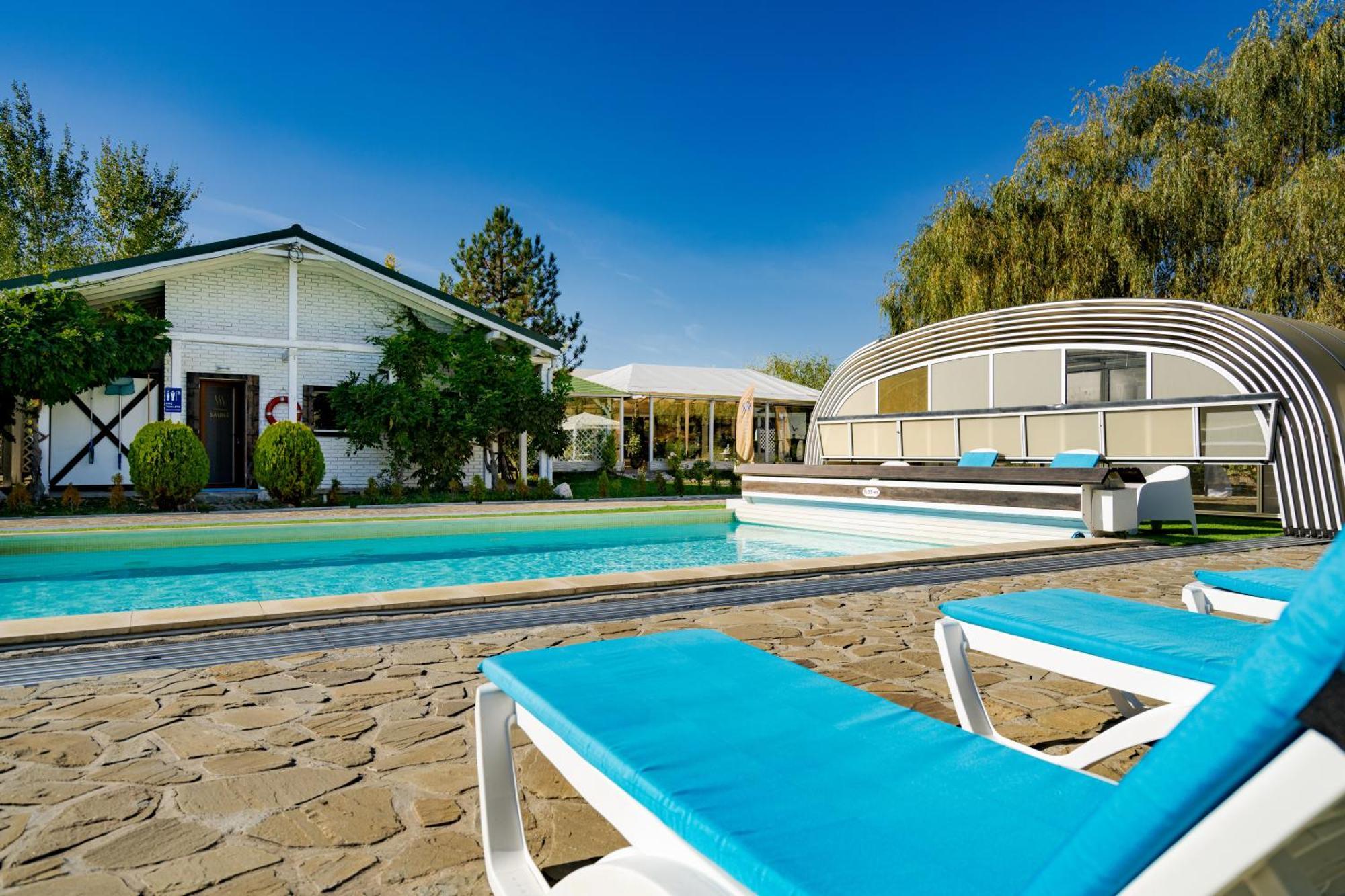 Casa Augsburg Hotel Banesti Ngoại thất bức ảnh