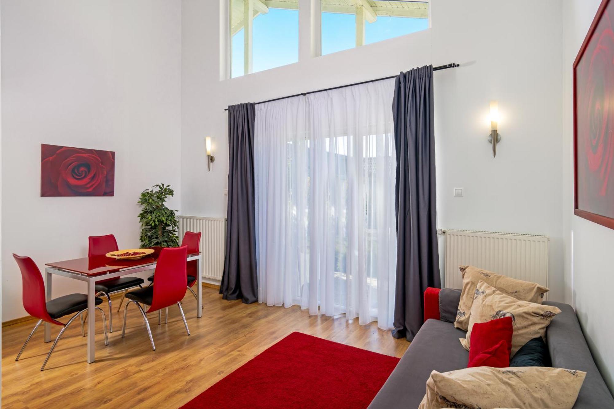Casa Augsburg Hotel Banesti Ngoại thất bức ảnh