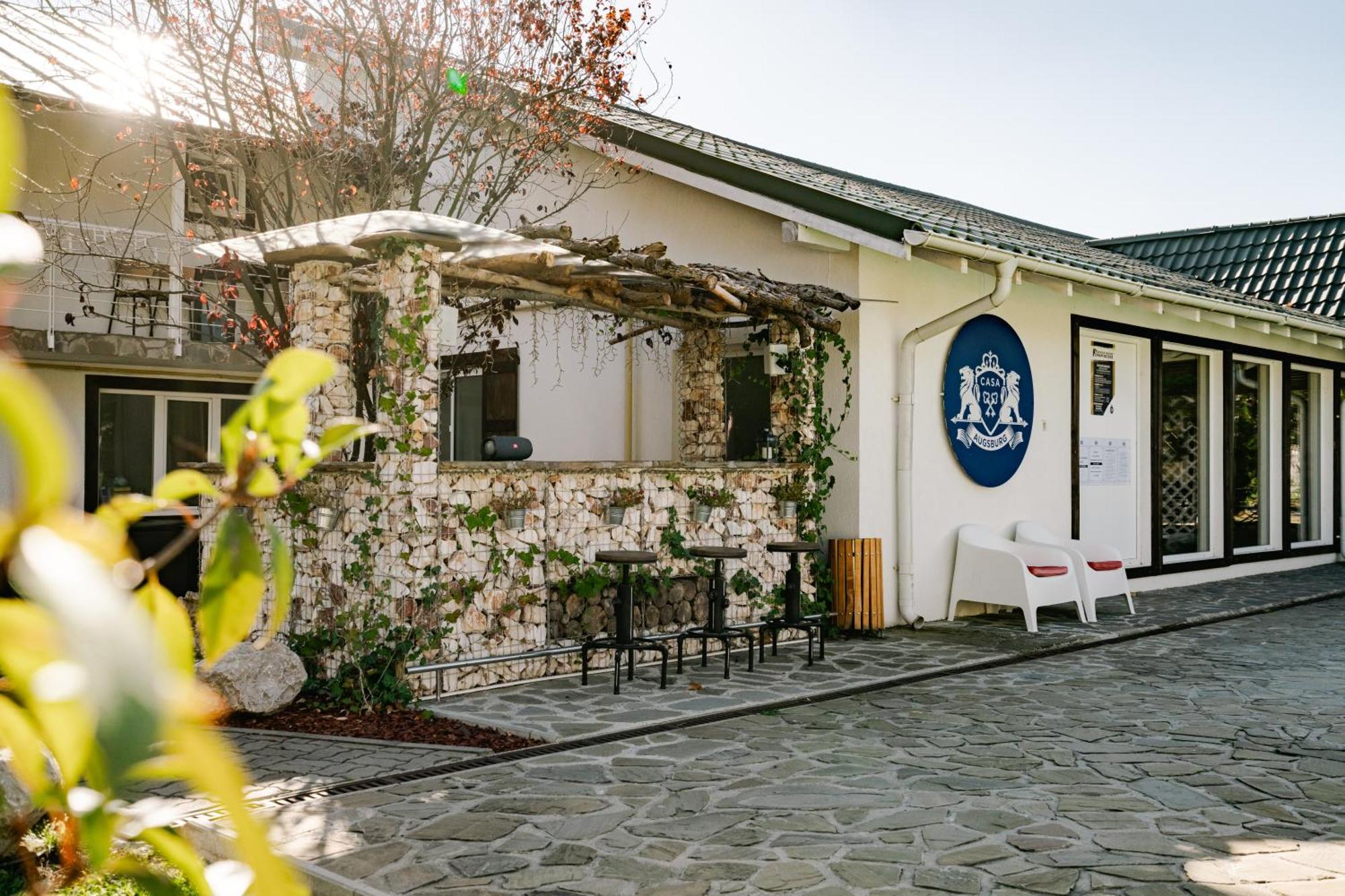 Casa Augsburg Hotel Banesti Ngoại thất bức ảnh