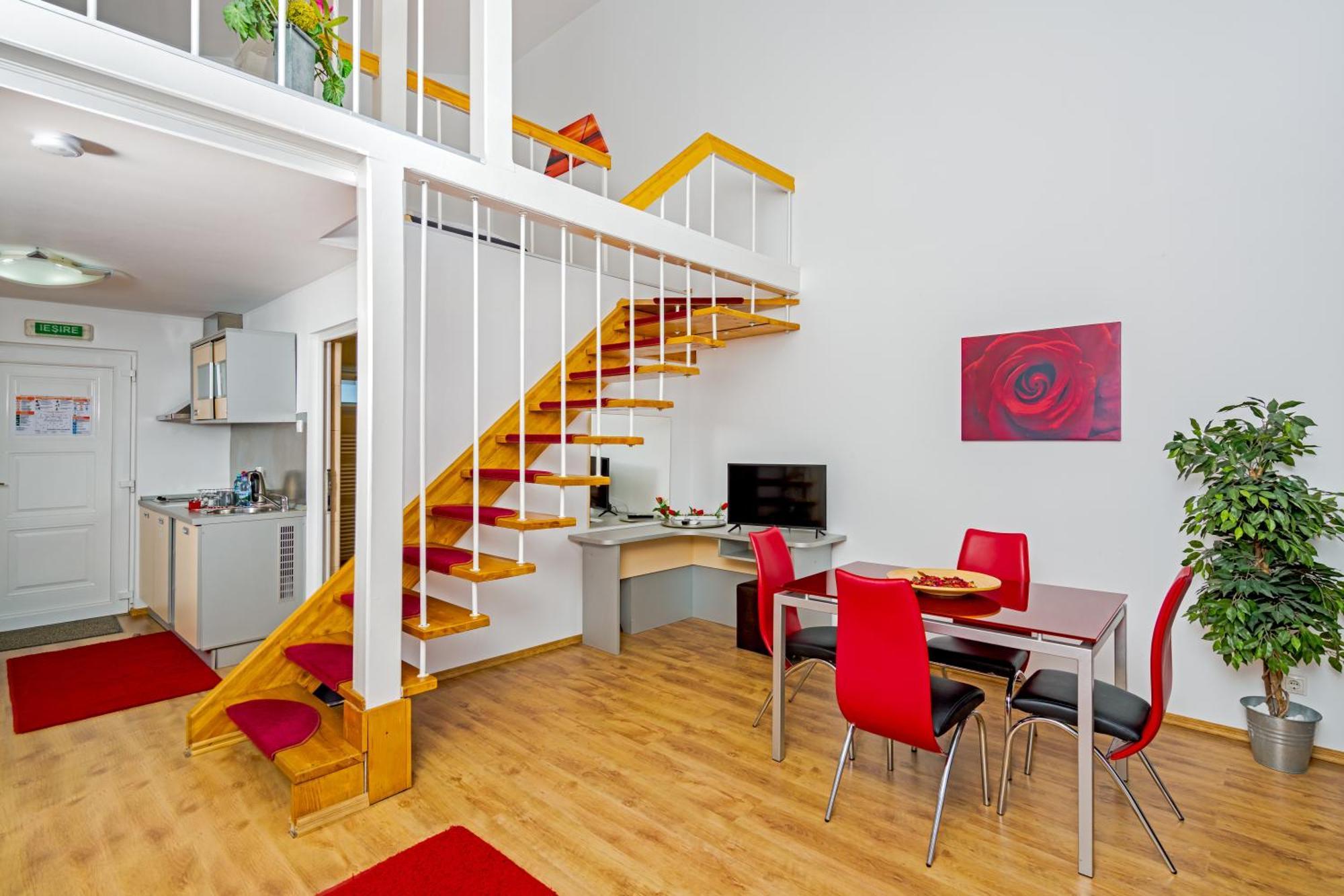 Casa Augsburg Hotel Banesti Ngoại thất bức ảnh