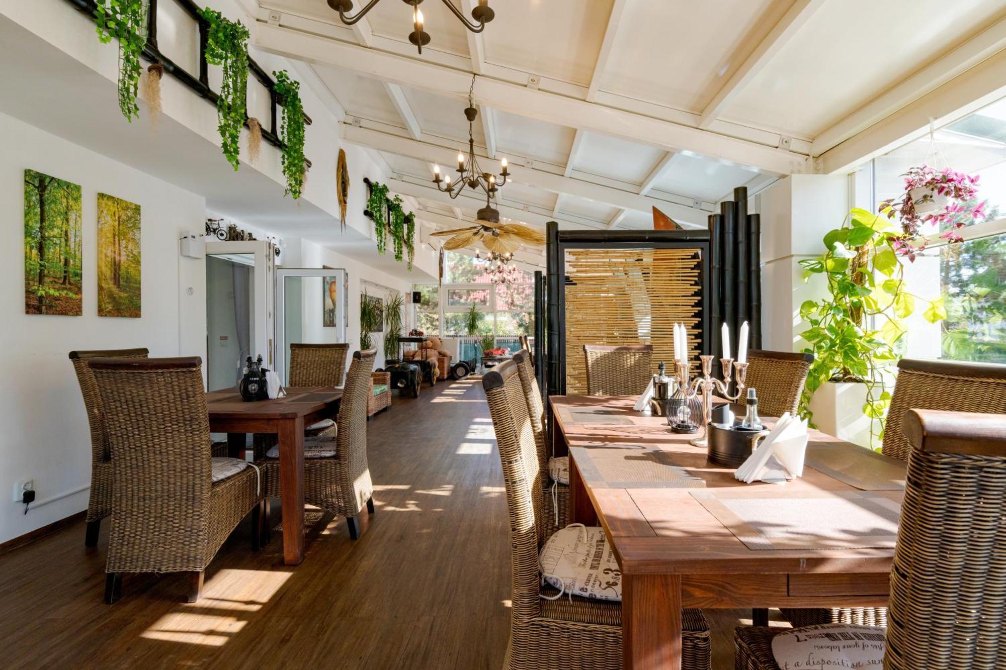 Casa Augsburg Hotel Banesti Ngoại thất bức ảnh